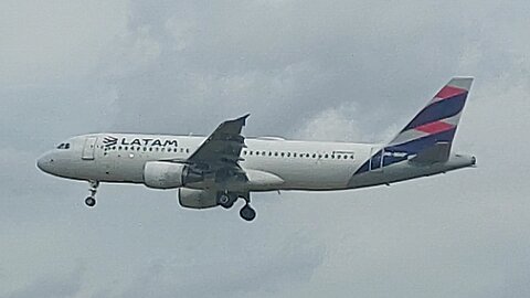 Airbus A320 PR-MHP vindo de Guarulhos para Manaus