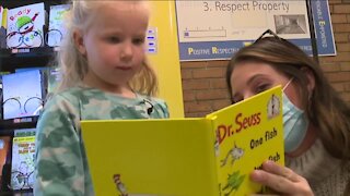 Independence school promotes reading with book vending machine