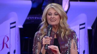 Linda Davis - "Young At Heart (with Ray Stevens on Piano)" (Live at CabaRay)