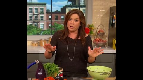 Rachael Ray Makes a Pasta-Less Lasagna | The Rachael Ray Show