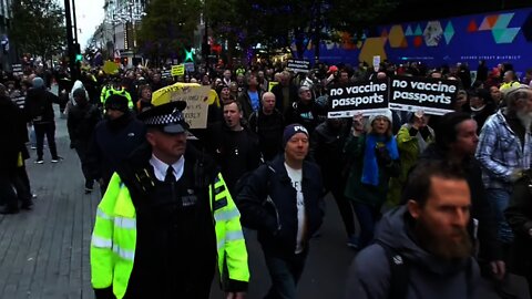 FREEDOM FIGHTERS CHANT NO VAX PASS PORTS #WORLDWIDEFREEDOMRALLY 20/11/21