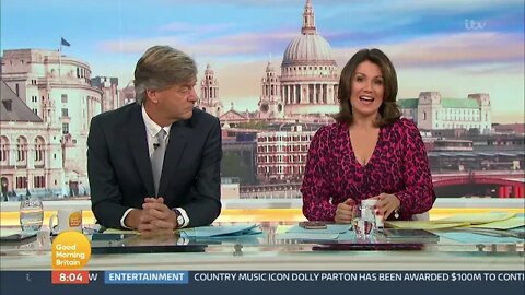 Susanna Reid Low Cut Dress Lean - 20221114