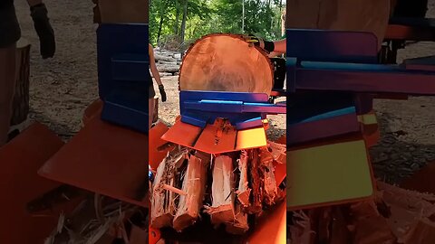 Big Pieces Into Little Pieces #firewood #wood #splitting