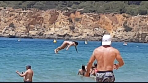 What kind of diving is this? I don't know, but I really enjoyed seeing it. Very good! 👏👏👏