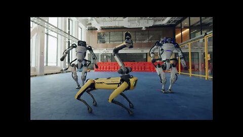 Dancing Hyundai Robot Dogs at CES 2022 (Boston Dynamics)