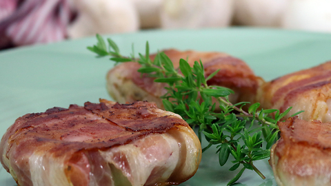 How to make stuffed cheesy bacon mushrooms