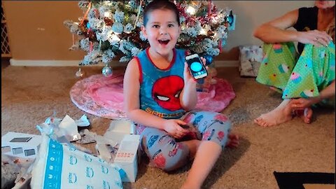 Christmas Morning Opening Christmas Presents 2019