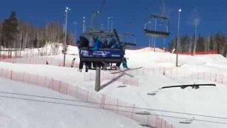 Ski lift passengers get stuck in wires and lose skis