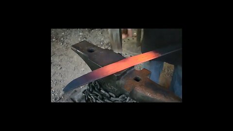 Forging a recurve chopper #knifemaking #forged