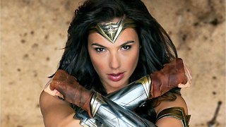 Gal Gadot Praises 'Wonder Woman 1984' Co-Star Kristen Wiig