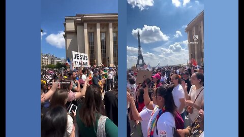 A public worship service to Jesus breaks out in Paris