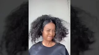 Tried this quick trending hairstyle on natural hair! No gel or claw clip required #curlyhairstyles