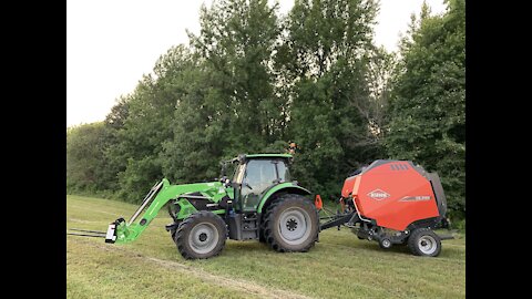 Deutz Fahr/Kuhn Baling with Scarlett