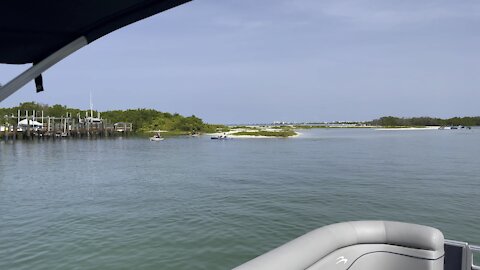 Boat Rides in Paradise- Little Hickory Island- 4K
