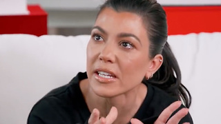 Kourtney Kardashian CLEARS UP Scott Disick Rumours!