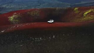 Un fabuleux cratère volcanique filmé en Islande