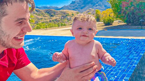 ANASALA FAMILYBaby swimming for the first time