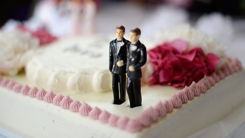 SCOTUS Sides With Colorado Baker In Same-Sex Wedding Cake Case