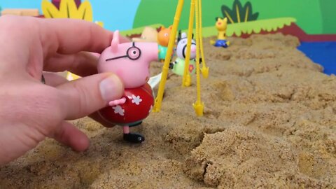 169 7Peppa Pig at the Beach finds DINOSAUR Fossils Toy Learning Video for Kids!