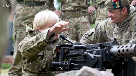 Boris Johnson joins Ukrainian & British troops doing military exercises