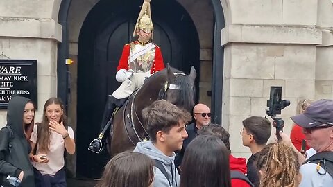 A lot of tourist's at horse guards make way #thekingsguard