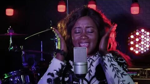 Powerful Live Studio Worship with El Mimi: Experience the Spirit-Filled Atmosphere