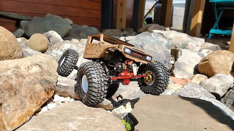 SCX24 FJ45 New build on the rocks for the first time