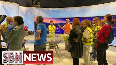 Concerned Citizens Against Covid Tyranny in Slovenia Stormed a Mainstream Media News Studio - 3424