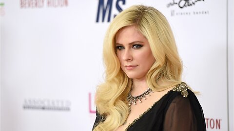 Avril Lavigne Announces Rare Tour