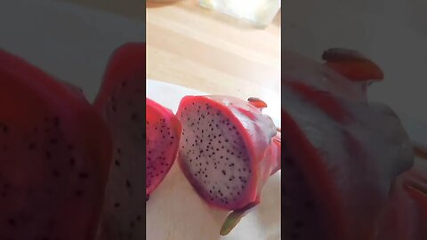 Trying Dragon Fruit | #fruits #interesting #fyp #tastetest #dragonfruit