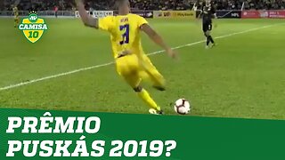 Meu Deus! Zagueiro faz gol ABSURDO de trás do meio-campo na Malásia!