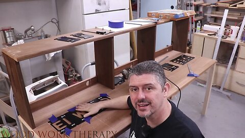 How to Build a Table Top with a Personalized Epoxy Inlay