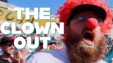 We dressed as clowns and watched the Jaguars end the Colts season (Pod-Vlog)