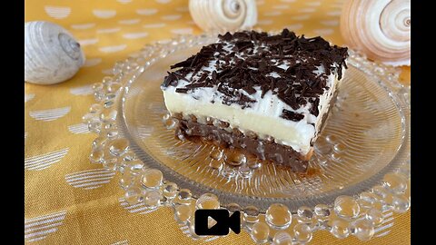 No-Bake Chocolate-Vanilla Biscuit Dessert / Μπισκοτογλυκό Ψυγείου