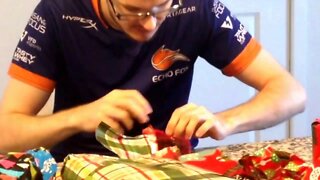 Mew2King opens Christmas presents from Mom2King