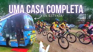 Nosso primeiro TOUR num ônibus MOTORHOME em um dia de camping lotado! - PRAIA GRANDE/SC