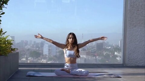 Yoga Woman | Balancing and Meditating 9 Minutes #yoga #yogalife #music #meditation #woman #health