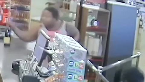 WATCH: woman in Shreveport stashes liquor bottles down her pants and walks out