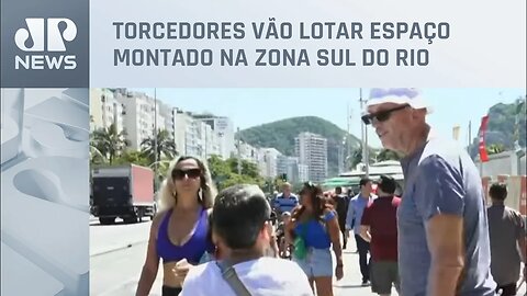 Torcedores se reúnem na Fifa Fan Fest de Copacabana no Rio