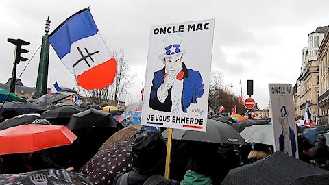 L’UNION SACRÉE | Manifestation contre le pass vaccinal, 8 janvier à Paris