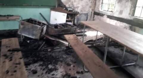 SOUTH AFRICA - Durban - School classrooms torched (Video) (Zgd)