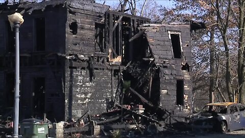 Huge fire leaves 8 homeless in Alliance; community rallies to support them
