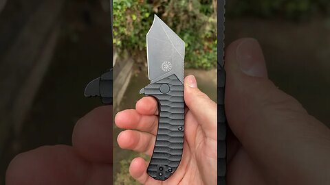 WTF!!! THIS IS NUTS #edcknife #edccommunity #knife #pocketknife #everydaycarry #tacticalknife