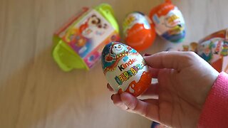 Kinder suprise egg Christmas edition, ASMR