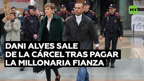 Dani Alves sale de la cárcel