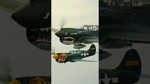 Voando alto com o lendário Curtiss P-40 Warhawk: Uma homenagem às glórias da aviação militar"