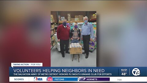 Volunteers Helping Neighbors in Need