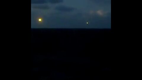 UFO Sighting 🛸 Tourists Record Bright Light Objects Over The Bermuda Triangle Of A Cruise Recorded