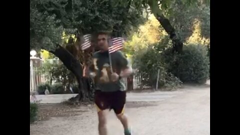 Have you seen him? Patriotic jogger runs with flags down Bridle Path every morning - ABC15 Digital