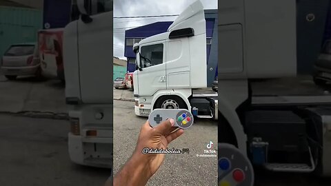 No Way !!,Guy Controls His Truck With Nintendo Controller!! #truck #scania #v8